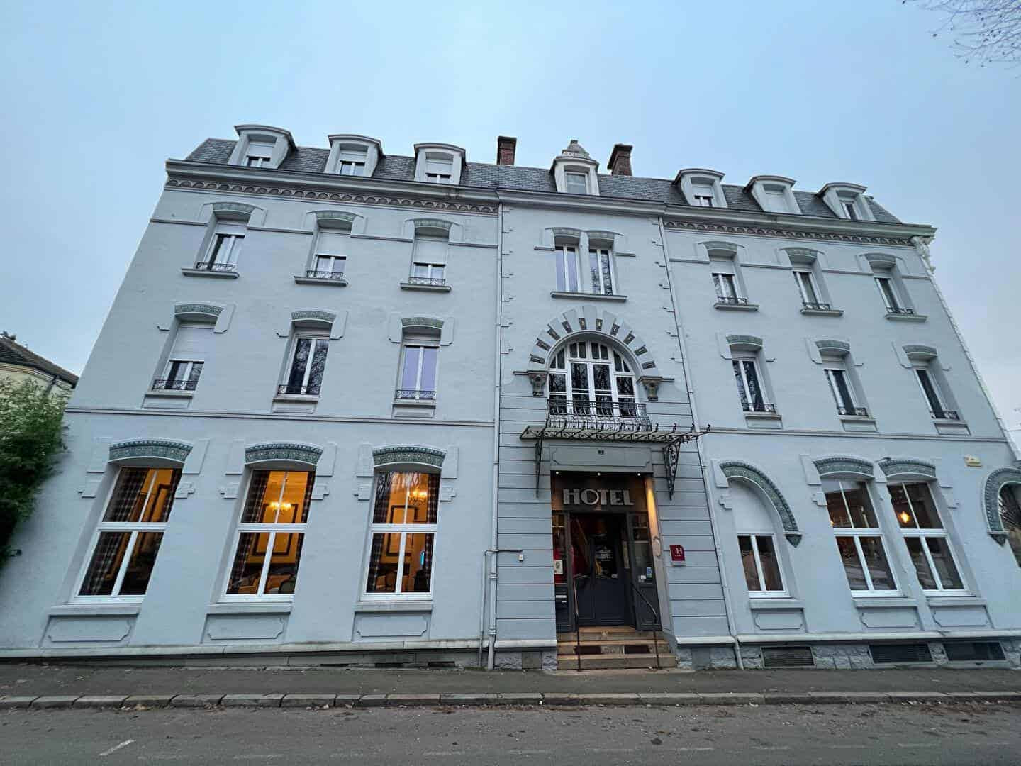 
                                                Vente
                                                 À Vendre – Hôtel de 13 chambres à Le Creusot – Saône-et-Loire (71)