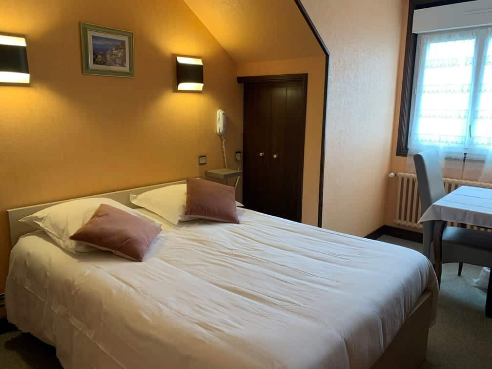 
                                                Vente
                                                 À vendre - Hôtel-Restaurant 2 étoiles de 16 chambres à Seilhac - Corrèze (19)