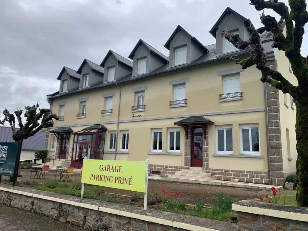 
                                                Vente
                                                 À vendre - Hôtel-Restaurant 2 étoiles de 16 chambres à Seilhac - Corrèze (19)