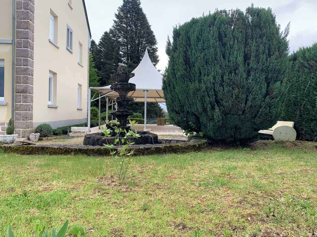 
                                                Vente
                                                 À vendre - Hôtel-Restaurant 2 étoiles de 16 chambres à Seilhac - Corrèze (19)