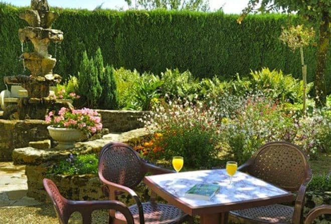 
                                                Vente
                                                 À vendre - Hôtel-Restaurant 2 étoiles de 16 chambres à Seilhac - Corrèze (19)