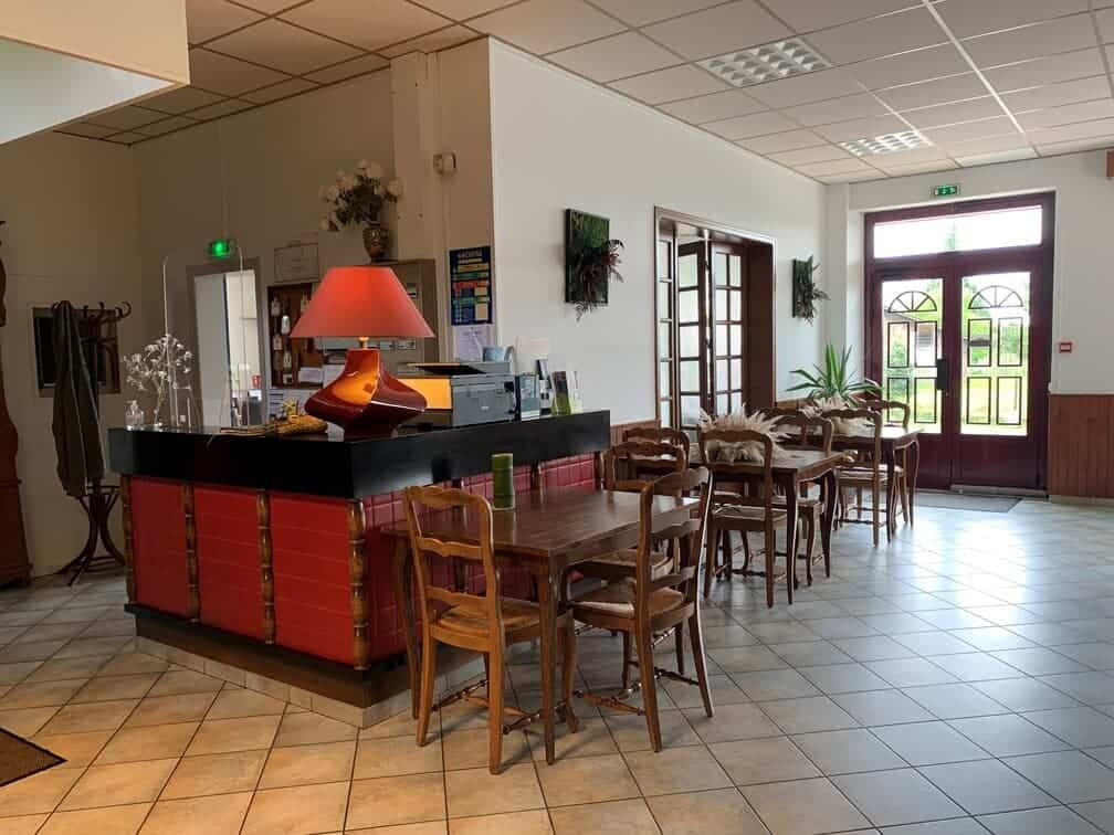 
                                                Vente
                                                 À vendre - Hôtel-Restaurant 2 étoiles de 16 chambres à Seilhac - Corrèze (19)