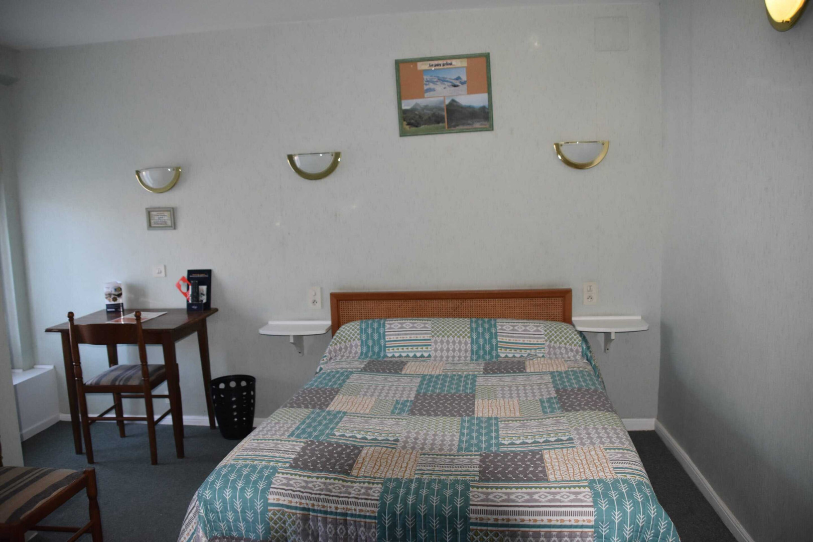 
                                                Vente
                                                 À vendre - Hôtel-restaurant 2 étoiles de 20 chambres à Bort-les-Orgues - Corrèze (19)