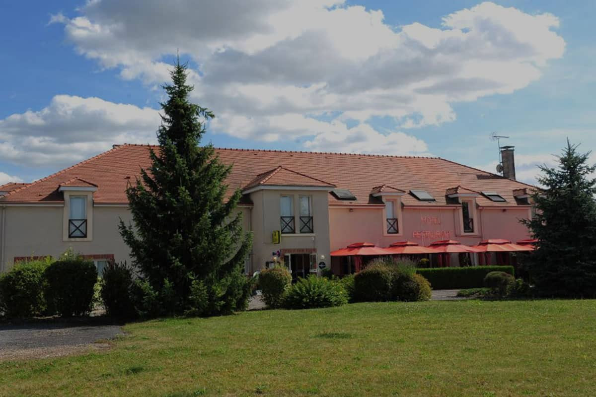 
                                                Vente
                                                 À vendre - Hôtel-restaurant 2 étoiles de 35 chambres à Vouziers - Ardennes (08)