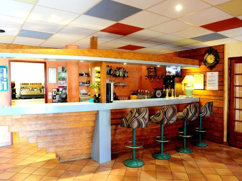
                                                Vente
                                                 À vendre - Hôtel-restaurant 2 étoiles de 35 chambres à Vouziers - Ardennes (08)