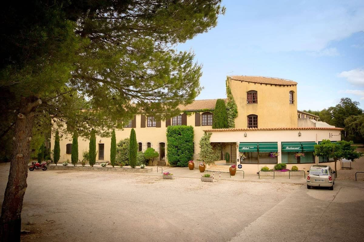 
                                                Vente
                                                 À Vendre – Hôtel Restaurant 3 étoiles de 36 chambres et 50 couverts à Saint-Didier – Vaucluse  (84)