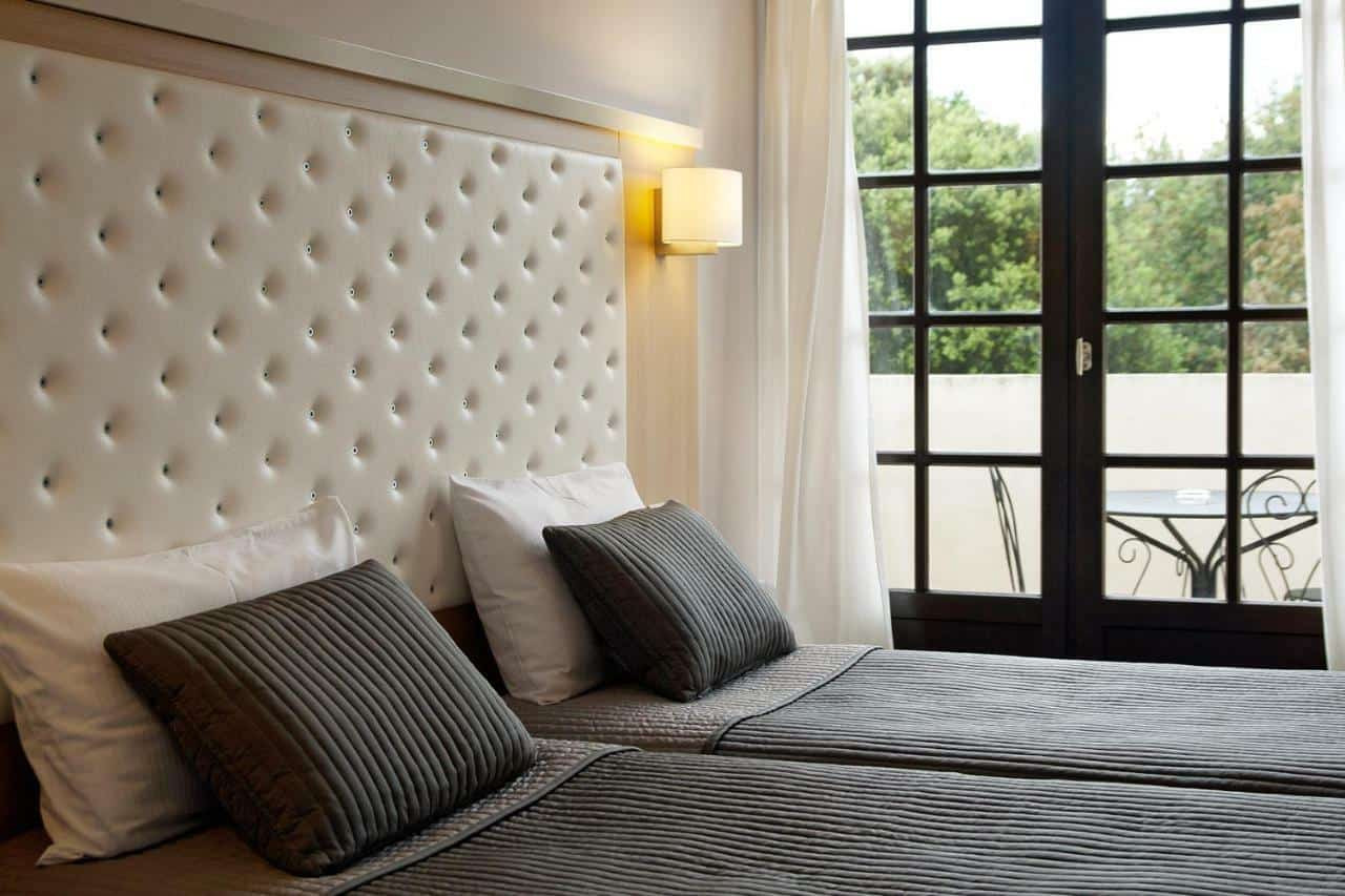 
                                                Vente
                                                 À Vendre – Hôtel Restaurant 3 étoiles de 36 chambres et 50 couverts à Saint-Didier – Vaucluse  (84)