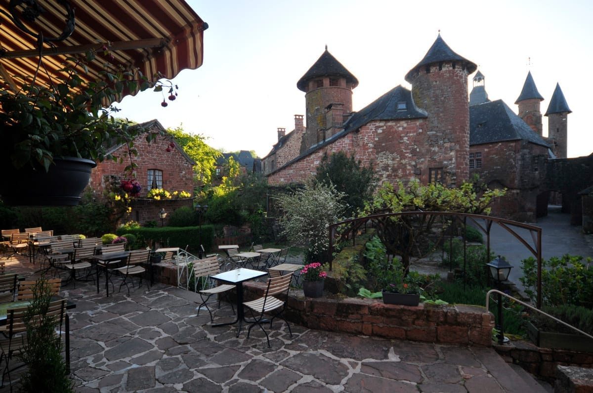 
                                                Vente
                                                 À vendre - Hôtel-restaurant de 10 chambres à Collonges la Rouge - Corrèze (19)