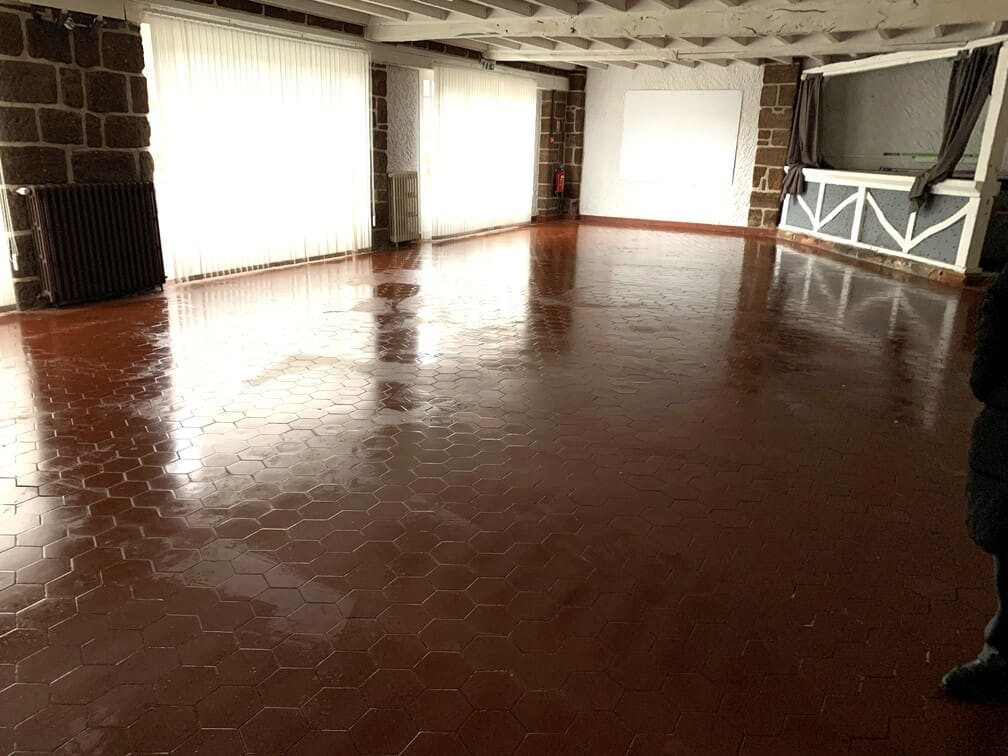 
                                                Vente
                                                 À vendre – Hôtel-Restaurant de 12 chambres et 110 couverts à Varetz – Corrèze (19)