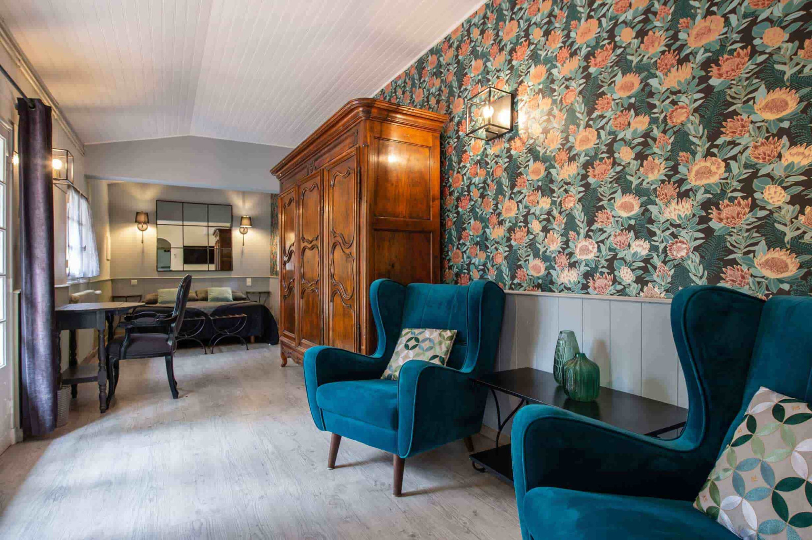 
                                                Vente
                                                 À vendre – Hôtel-Restaurant de 15 chambres et 60 couverts dans le Vaucluse (84)