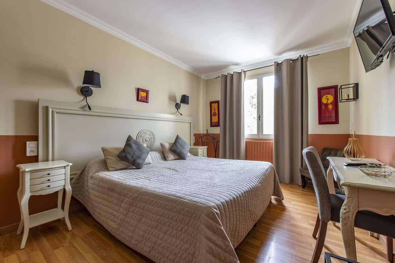 
                                                Vente
                                                 À vendre – Hôtel-Restaurant de 15 chambres et 60 couverts dans le Vaucluse (84)