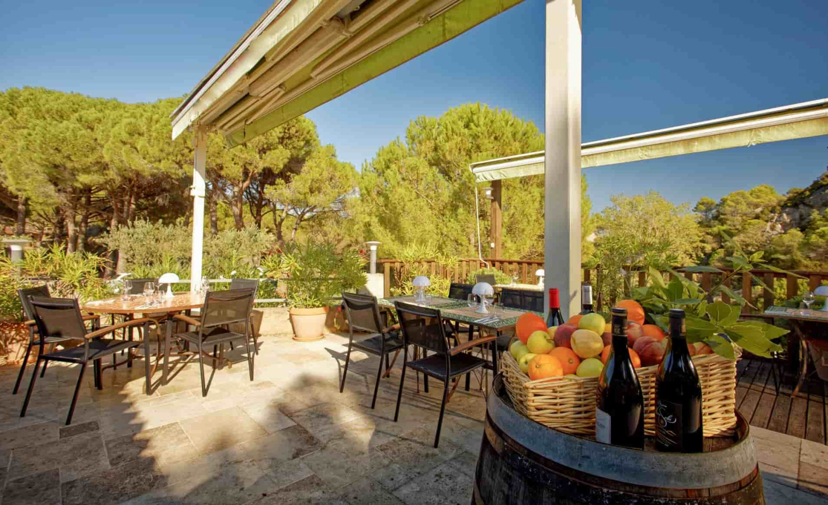 
                                                Vente
                                                 À vendre – Hôtel-Restaurant de 18 chambres et 100 couverts à Mourèze – Hérault (34)