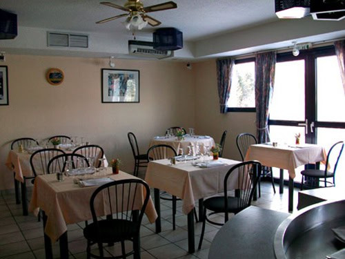
                                                Vente
                                                 À vendre – Hôtel-Restaurant de 36 chambres à Merlines – Corrèze (19)