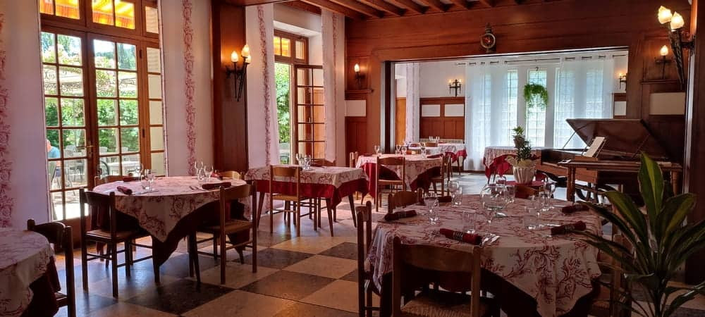 
                                                Vente
                                                 À vendre – Hôtel-Restaurant de 6 chambres et 70 couverts à Ceilhes-et-Rocozels – Hérault (34)