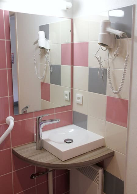 
                                                Vente
                                                 À Vendre – Hôtel-Restaurant de 9 chambres et 70 couverts à Apremont – Ardennes (08)