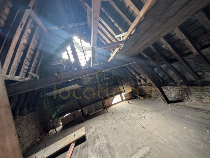 Vente
                                                 À VENDRE – IMMEUBLE À RÉNOVER - Hyper centre