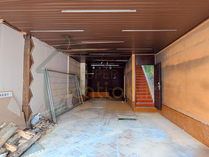 
                                                Vente
                                                 À VENDRE – IMMEUBLE À RÉNOVER - Hyper centre