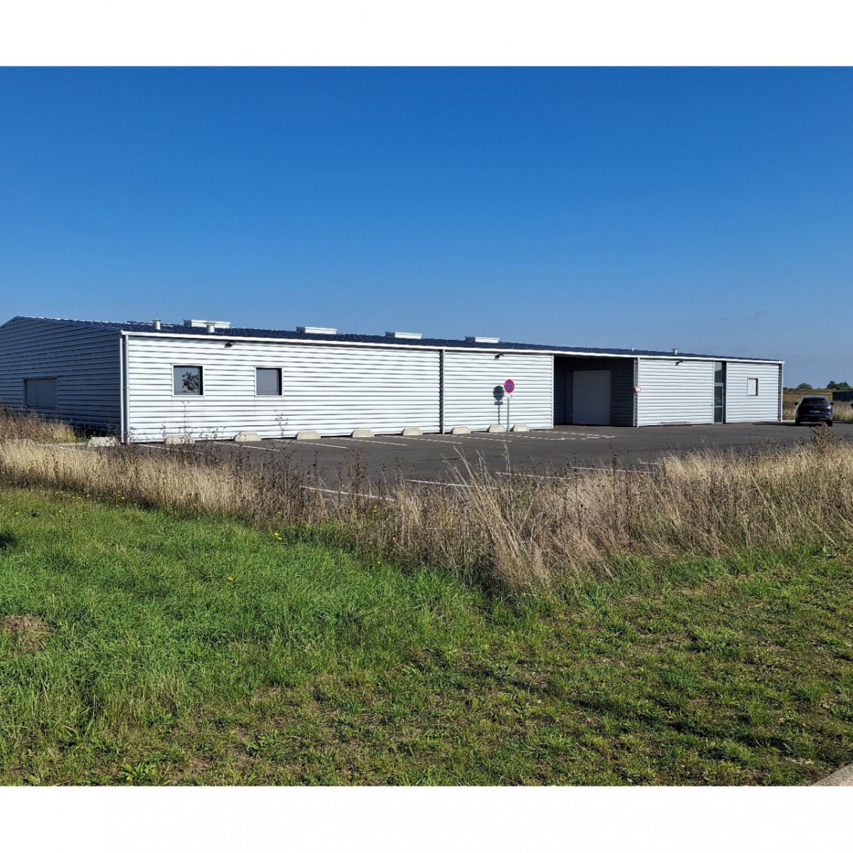 
                                                Vente
                                                 À vendre – Local d'activités de 1 000 m² à Issoudun – Indre (36)