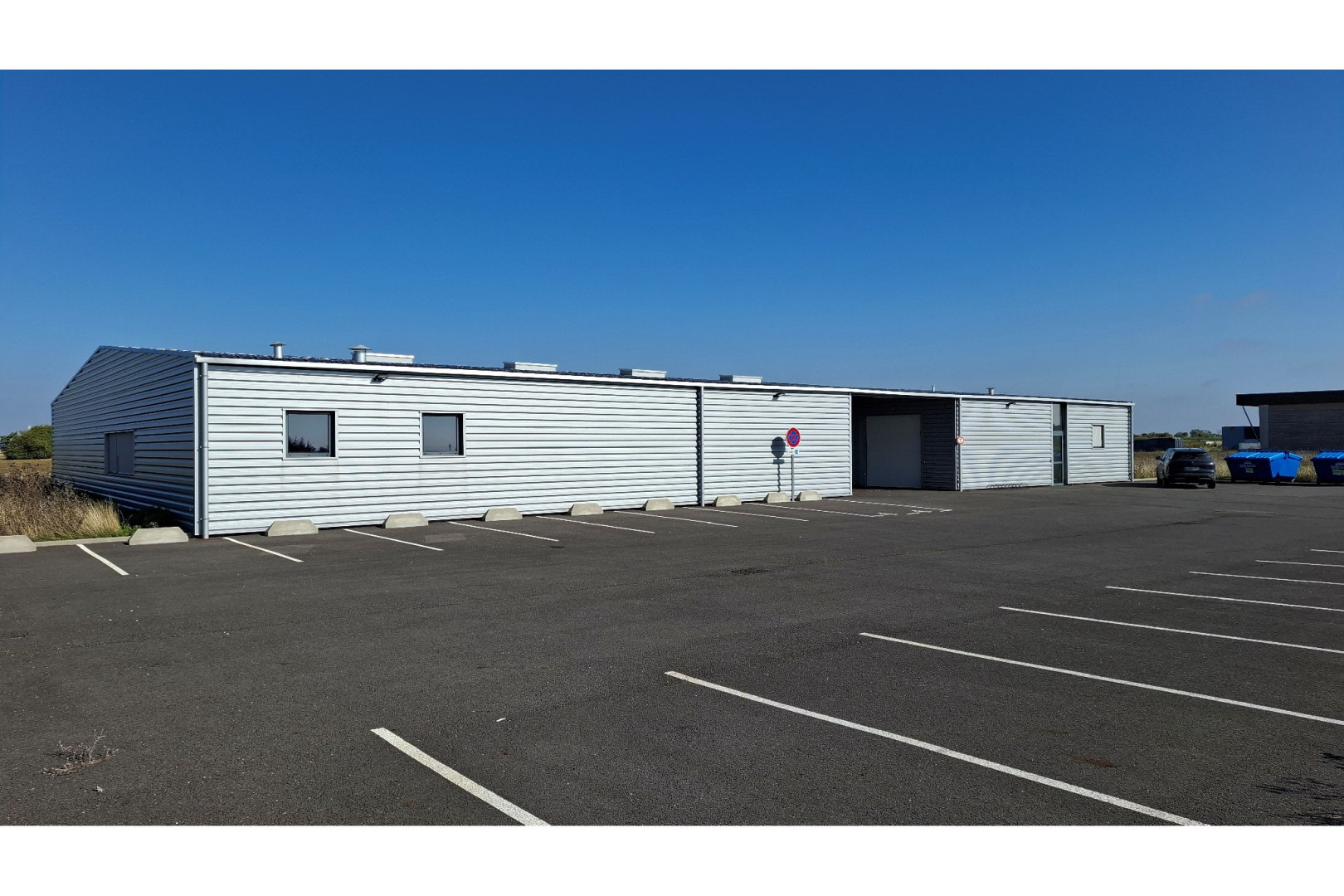 
                                                Vente
                                                 À vendre – Local d'activités de 1 000 m² à Issoudun – Indre (36)
