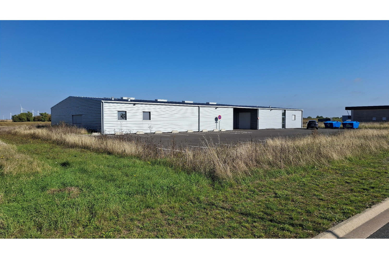 
                                                Vente
                                                 À vendre – Local d'activités de 1 000 m² à Issoudun – Indre (36)