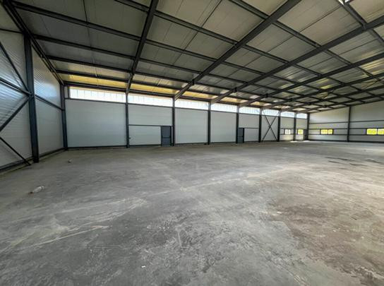 
                                                Vente
                                                 À vendre – Local d'activités de 1 185 divisible à partir de 320 à 429 m² dans la zone d'activités Bel Air à Taillades – Vaucluse (84)