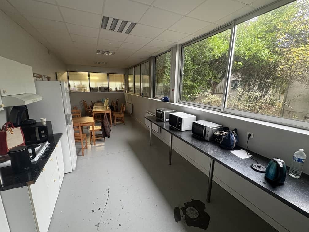 
                                                Vente
                                                 À vendre – Local d'activités de 1 250 m² à Argenteuil – Val-d'Oise (95)