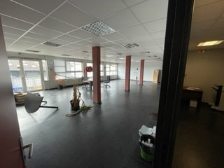 
                                                Vente
                                                 À vendre – Local d'activités de 1 700 m² à Calais – Pas-de-Calais (62)