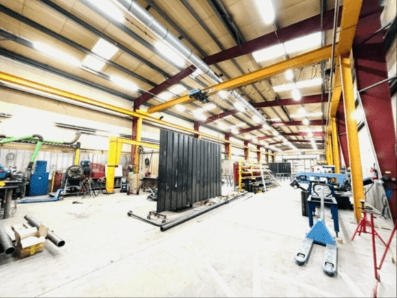 
                                                Vente
                                                 À vendre – Local d'activités de 1 969 m² à Gonfreville-l'Orcher – Seine-Maritime (76)