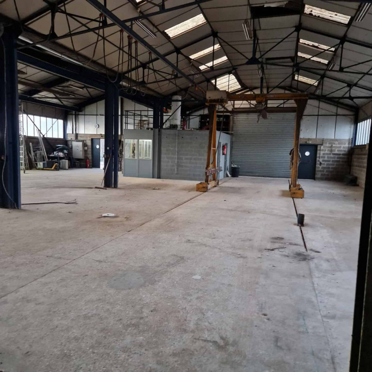 
                                                Vente
                                                 À vendre – Local d'activités de 570 m² à Évreux – Eure (27)