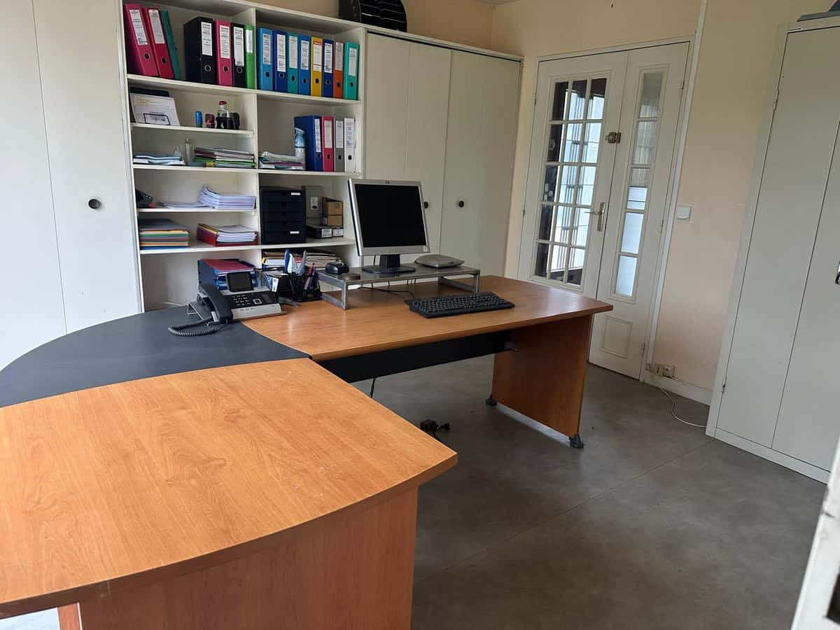 
                                                Vente
                                                 À vendre – Local d'activités de 570 m² à Évreux – Eure (27)