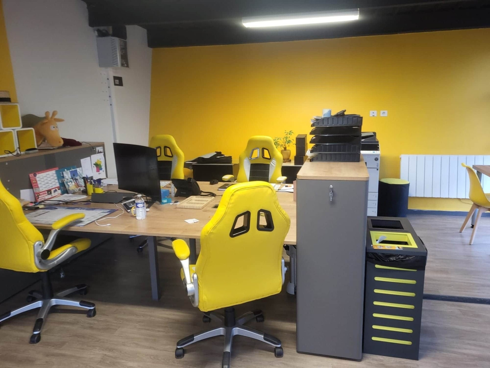 
                                                Vente
                                                 À vendre – Local d'activités de 750 m² dans la zone Marcel Doret à Calais – Pas-de-Calais (62)