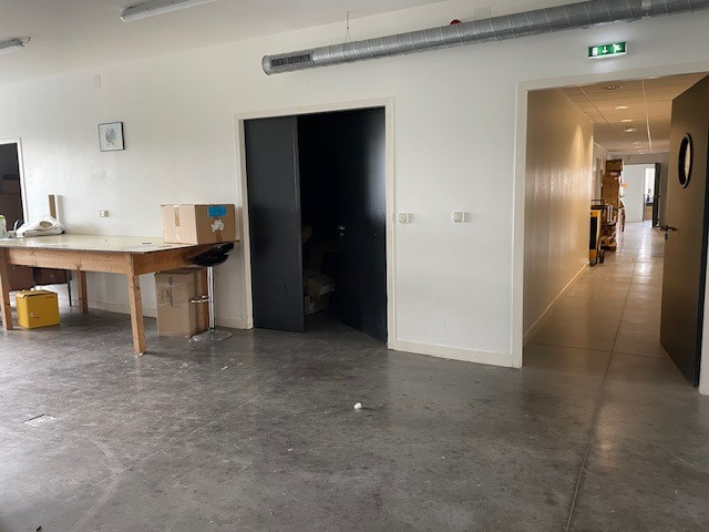 
                                                Vente
                                                 À vendre – Local d'activités de 830 m² à Surgères – Charente-Maritime (17)