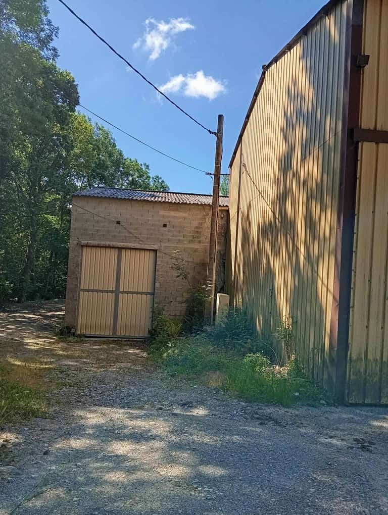 
                                                Vente
                                                 À Vendre – Local Industriel de 1 100 m² à Saint-Salvy-de-la-Balme – Tarn (81)