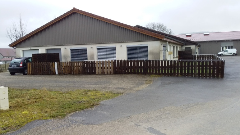 
                                                Vente
                                                 À vendre – Local Industriel de 1 400 m² à Flangebouche – Doubs