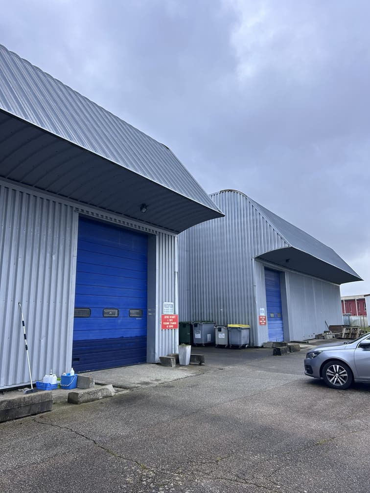 
                                                Vente
                                                 À Vendre – Local Industriel de 1 550 m² à Joigny – Yonne (89)