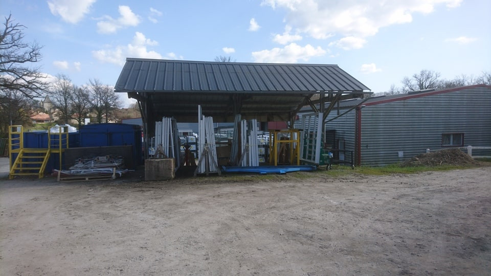 
                                                Vente
                                                 À vendre – Local Industriel de 1 900 m² proche de La Souterraine à Noth – Creuse (23)
