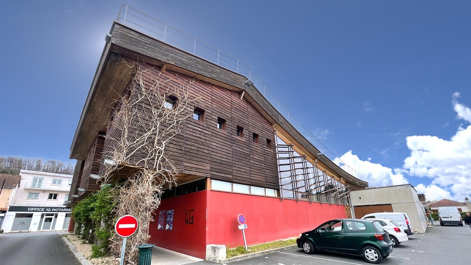 
                                                Vente
                                                 À vendre – Local Industriel de 2 100 m² à réhabiliter à Périgueux – Périgord (24)