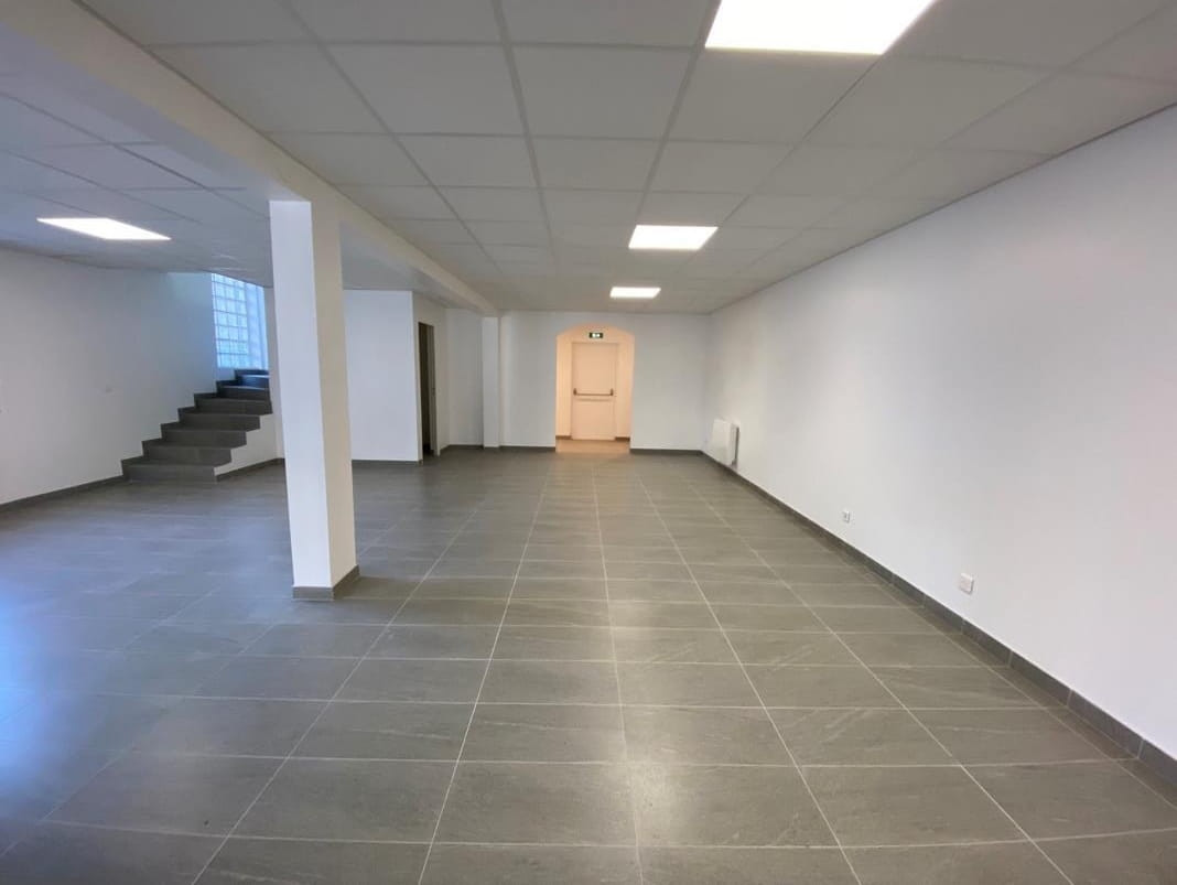 
                                                Vente
                                                 À vendre – Local industriel de 2 485,68 m² à Argenteuil – Val d'Oise (95)