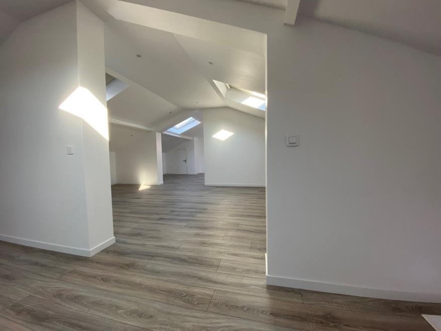 
                                                Vente
                                                 À vendre – Local industriel de 2 485,68 m² à Argenteuil – Val d'Oise (95)