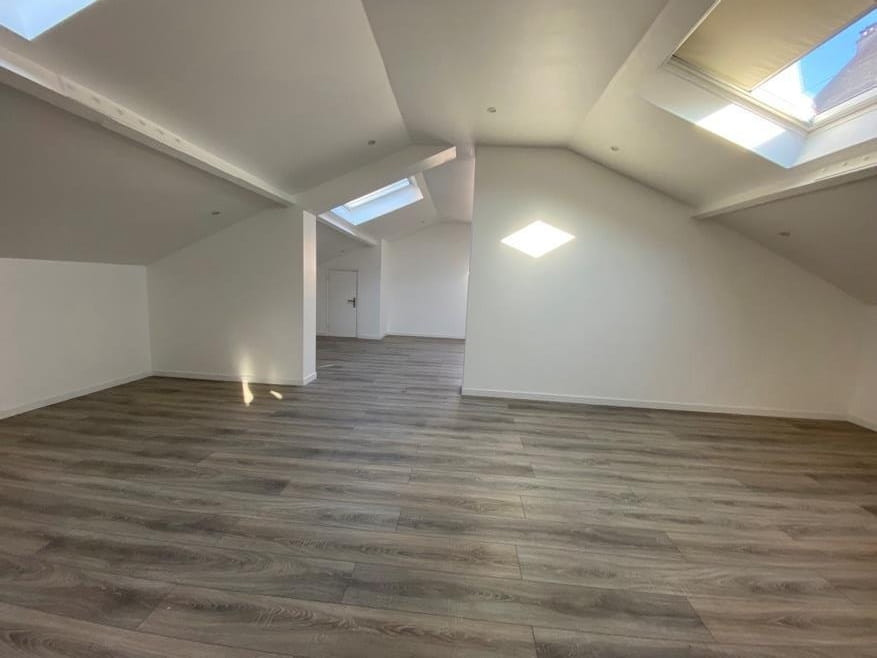 
                                                Vente
                                                 À vendre – Local industriel de 2 485,68 m² à Argenteuil – Val d'Oise (95)