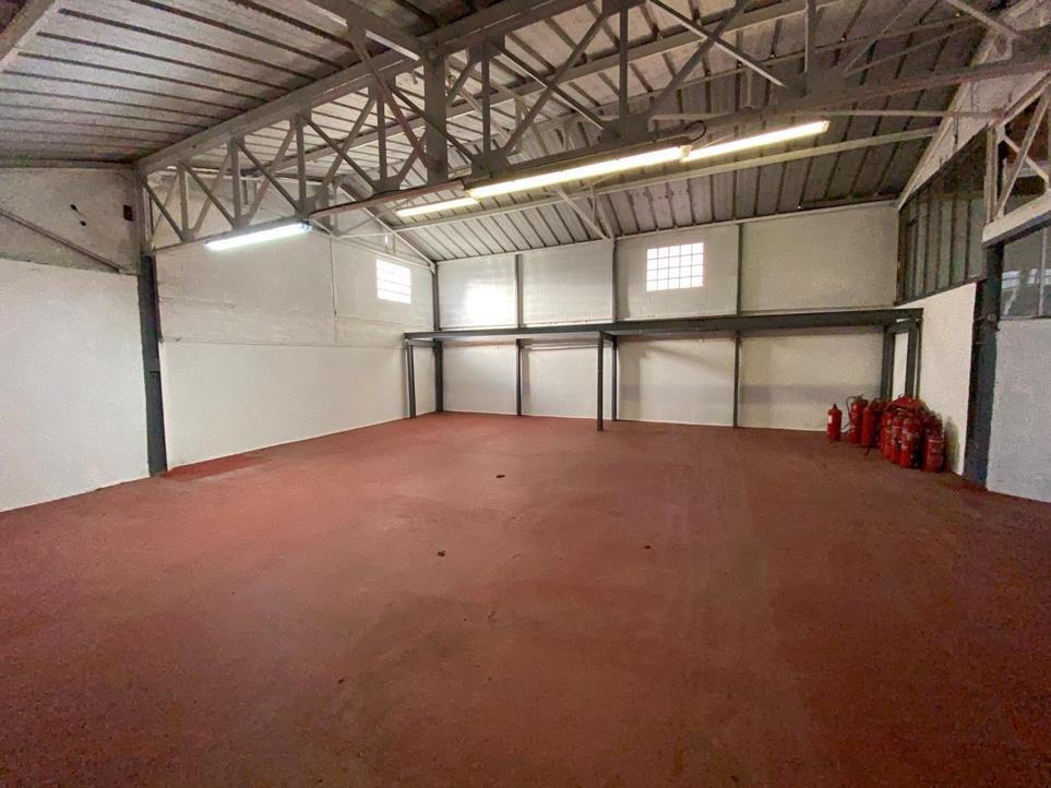 
                                                Vente
                                                 À vendre – Local industriel de 2 485,68 m² à Argenteuil – Val d'Oise (95)