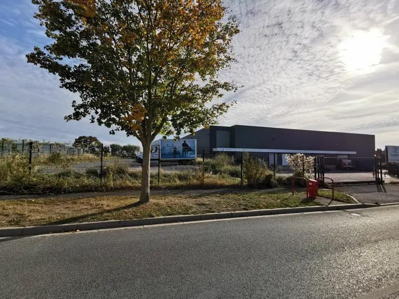 
                                                Vente
                                                 À vendre – Local industriel de 3 200 m² à Reims – Marne (51)