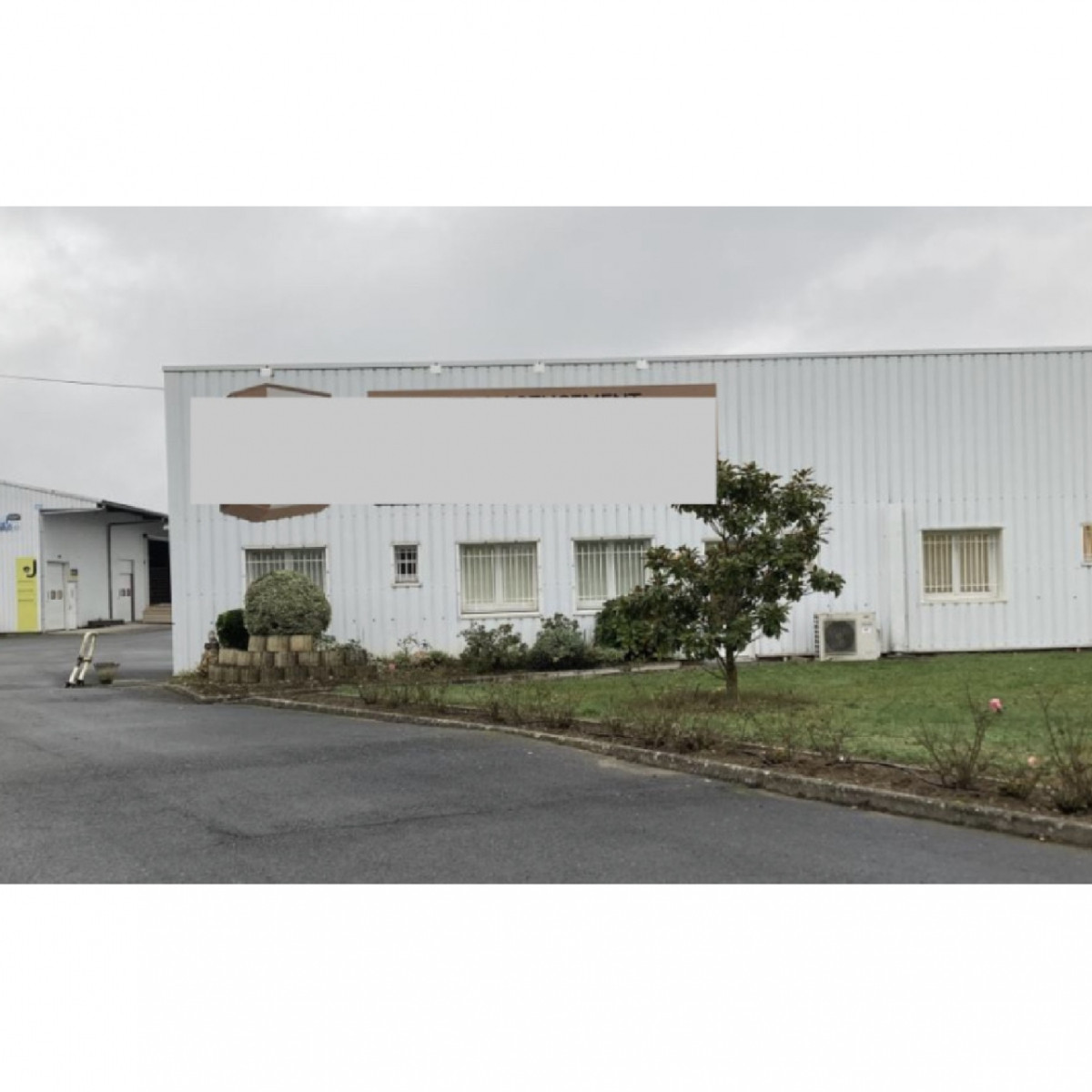 
                                                Vente
                                                 À vendre - Local Industriel de 3 300 m² à Châtillon-sur-Loire - Loiret (45)