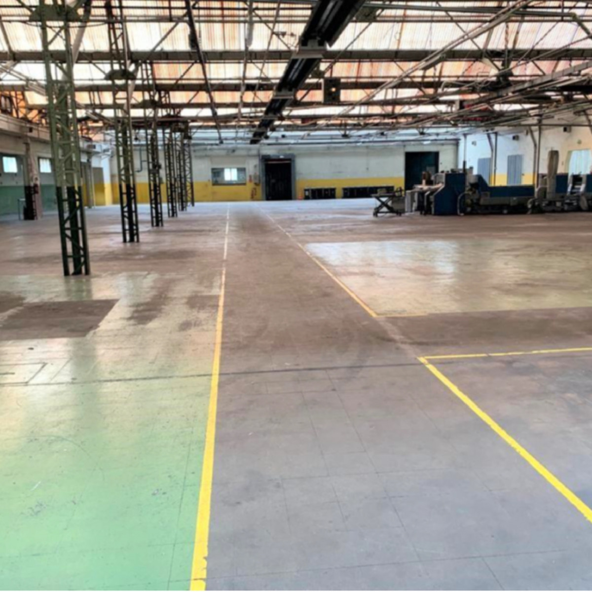 
                                                Vente
                                                 À vendre – Local Industriel de 4 400 m² à Romorantin-Lanthenay – Loir-et-Cher (41)