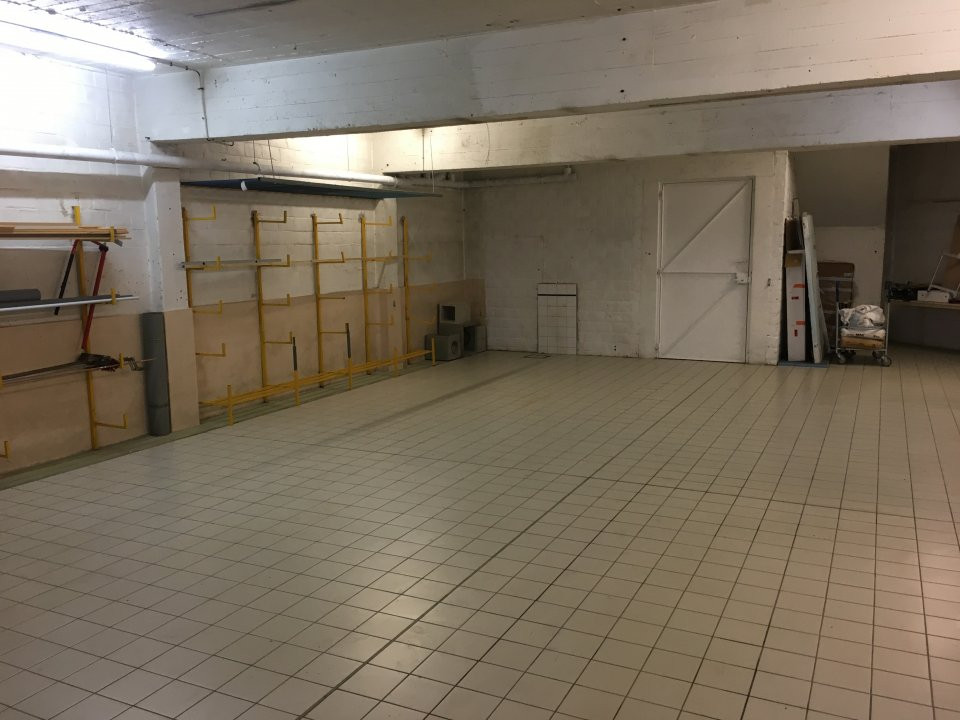 
                                                Vente
                                                 À vendre – locaux d'activités non divisibles de 289 m² à Tourcoing