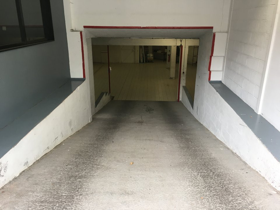 
                                                Vente
                                                 À vendre – locaux d'activités non divisibles de 289 m² à Tourcoing