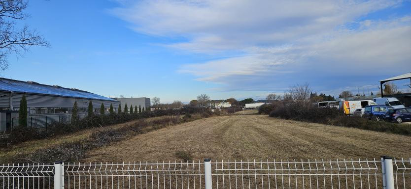 
                                                Vente
                                                 À vendre – Locaux industriels de 5 097 m² à Entraigues-sur-la Sorgue – Vaucluse (84)