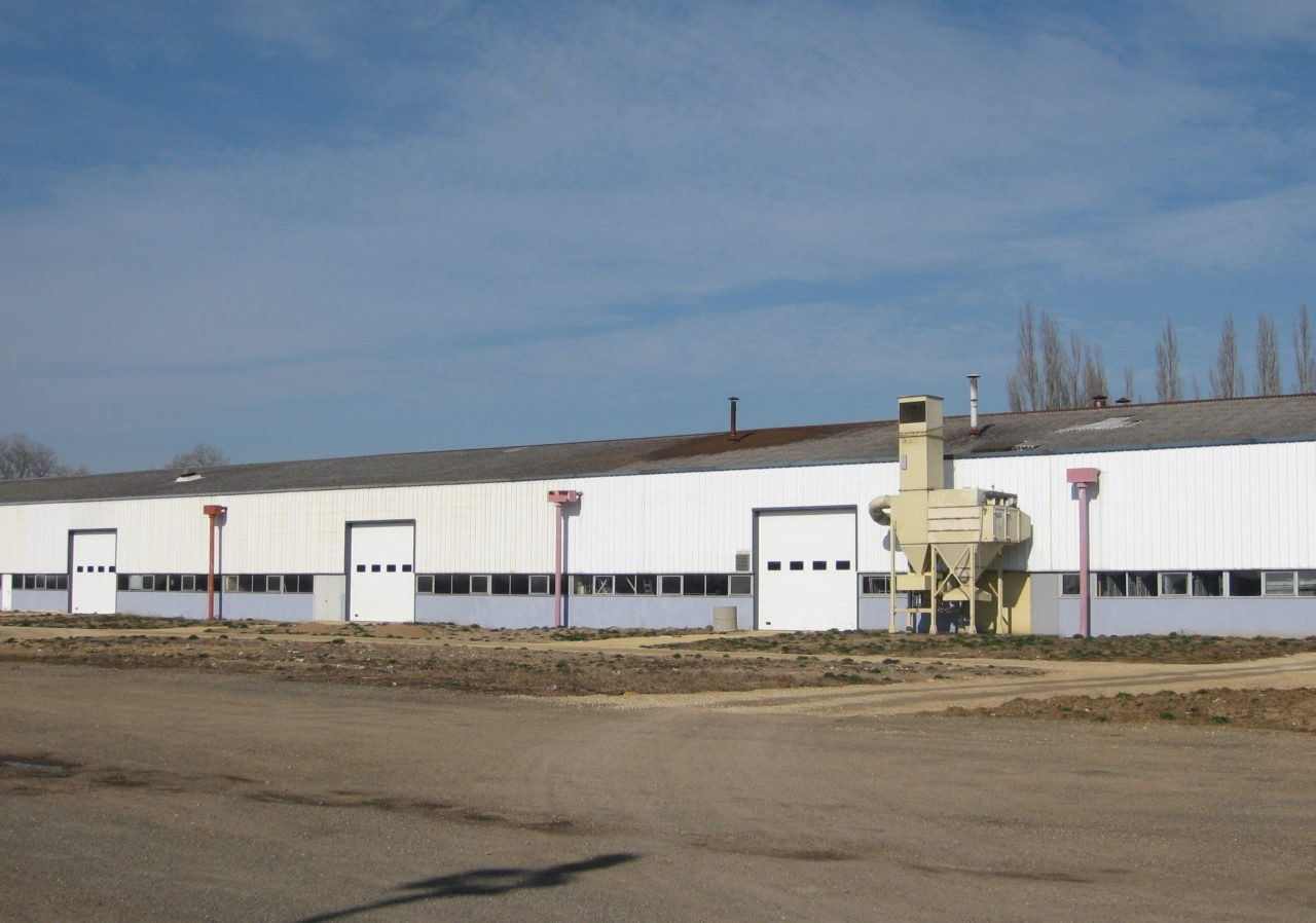 
                                                Vente
                                                 À vendre - Locaux industriels jusqu'à 9300 m² à Nevers -  Nièvre (58)
