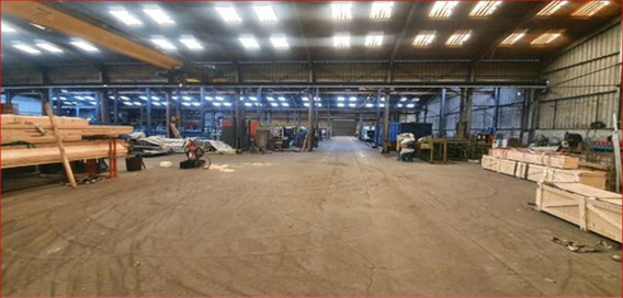 
                                                Vente
                                                 À vendre - locaux industriels non divisibles de 3 800 m² à Vendegies-sur-Écaillon à proximité de Val