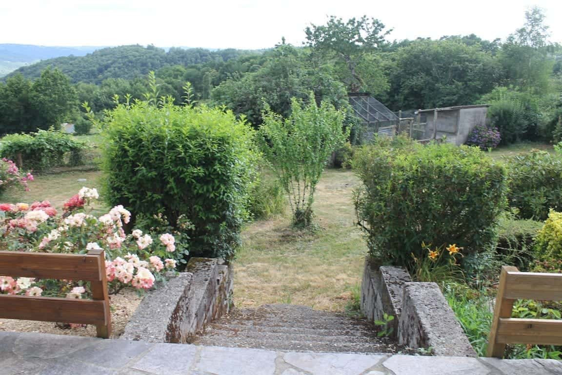 
                                                Vente
                                                 À vendre - Magnifique bâtisse du XVIIIème à Monceaux-sur-Dordogne - Corrèze (19)